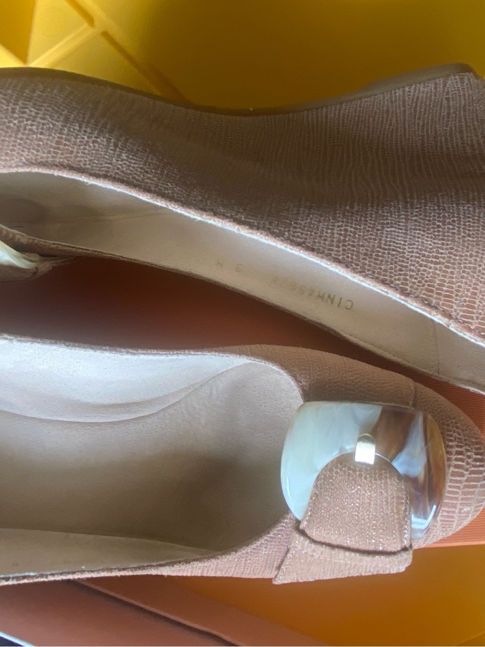Stuart Weitzman Wedge Heels Women’s Size 9 US 39.5 EU Taupe Ginger Slip On - Picture 6 of 9